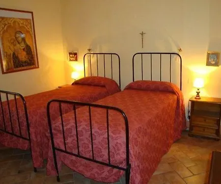 Vittoriana Hotel *